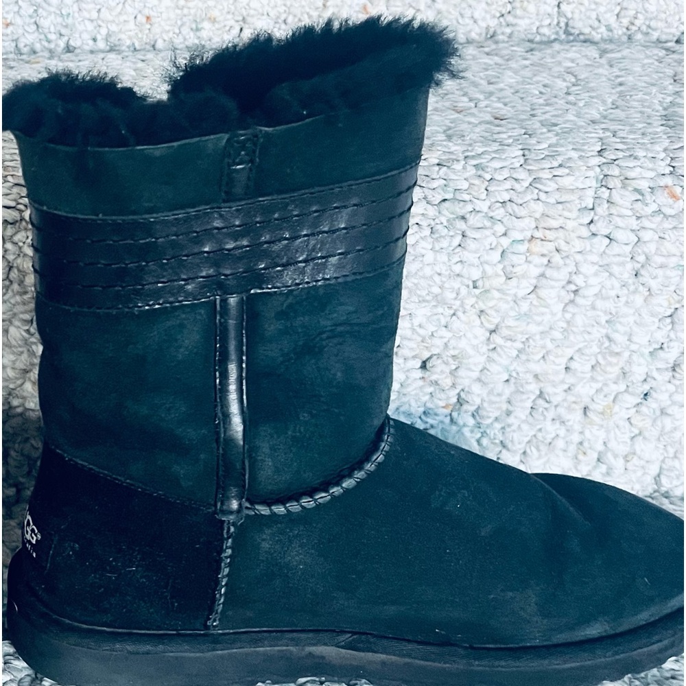 UGG black boots. Size 9, very unique.
